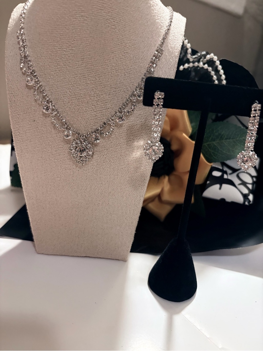 Elegant Silver Crystal Necklace & Earrings Set - Sparkling Silver Jewelry